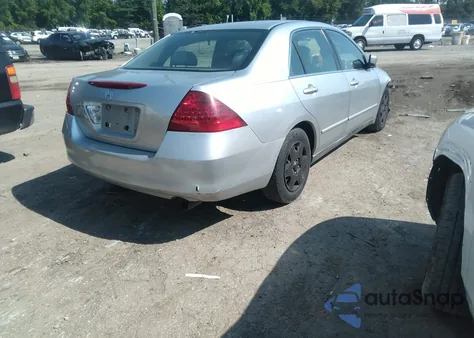 2007 Honda Accord 2.4 Lx z USA, uszkodzony, nr VIN 1HGCM56487A013528